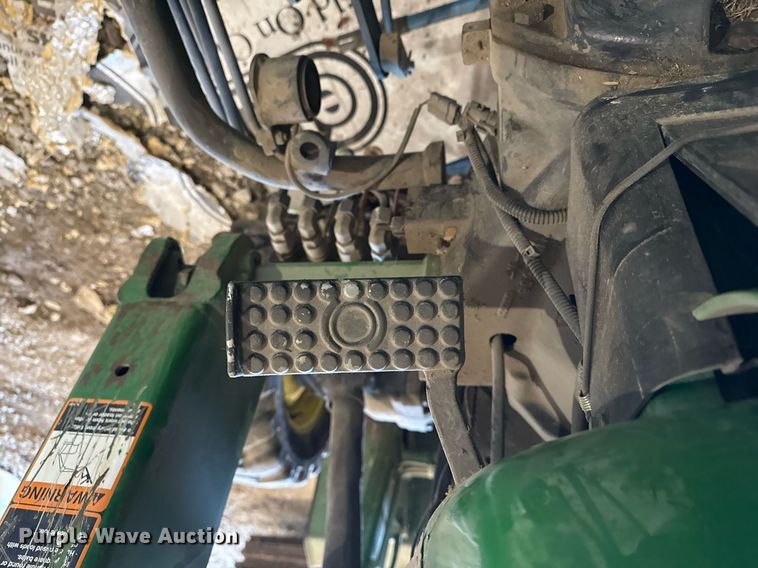 image for item EG8038 2001 John Deere 4300 tractor