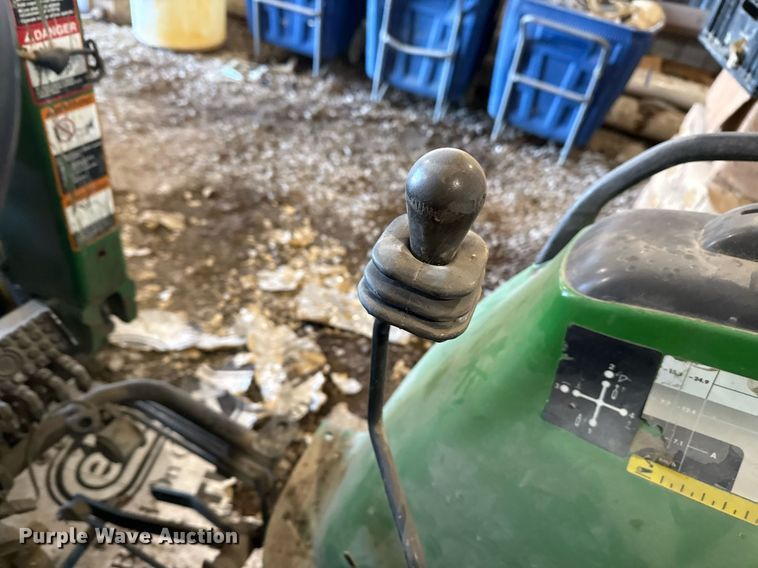 image for item EG8038 2001 John Deere 4300 tractor