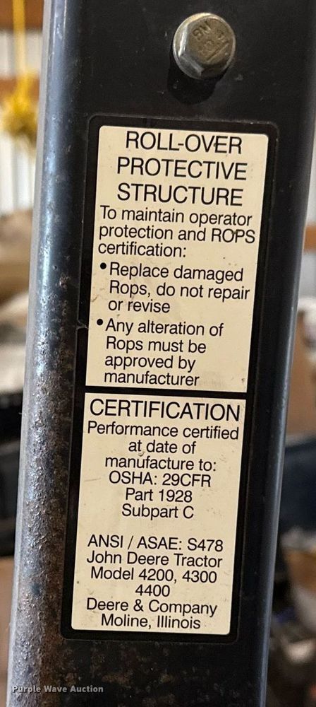 image for item EG8038 2001 John Deere 4300 tractor