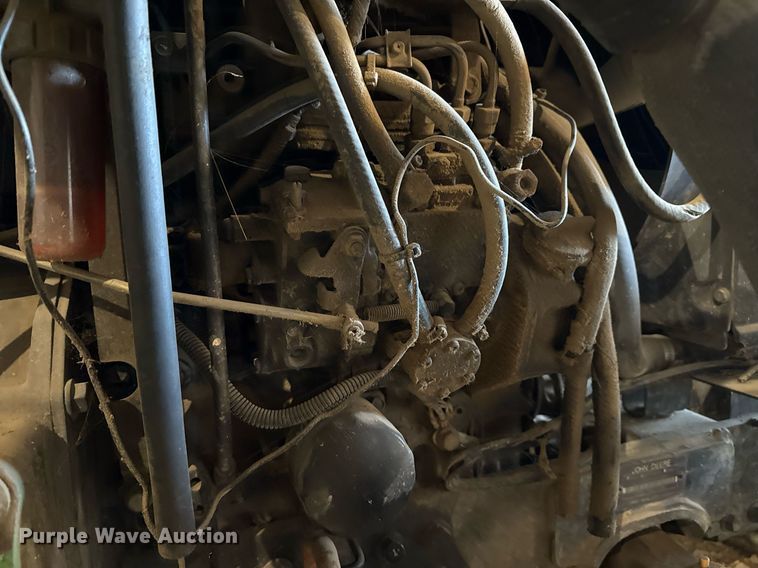 image for item EG8038 2001 John Deere 4300 tractor