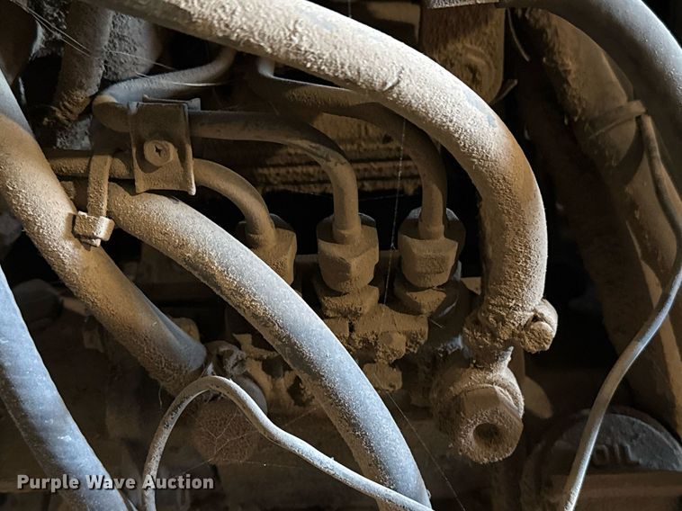 image for item EG8038 2001 John Deere 4300 tractor