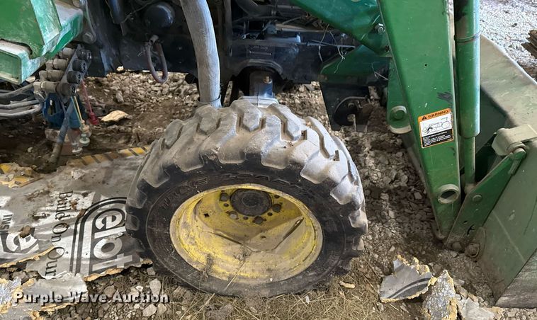 image for item EG8038 2001 John Deere 4300 tractor