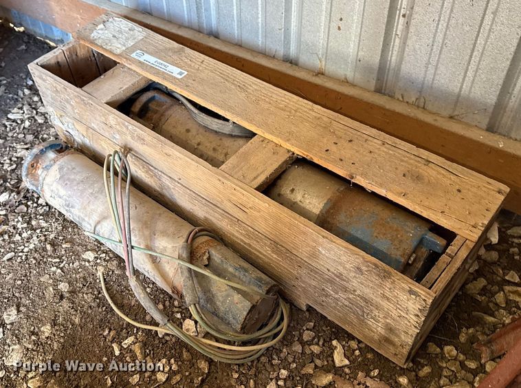 image for item EG8042 (2) submersible well pump