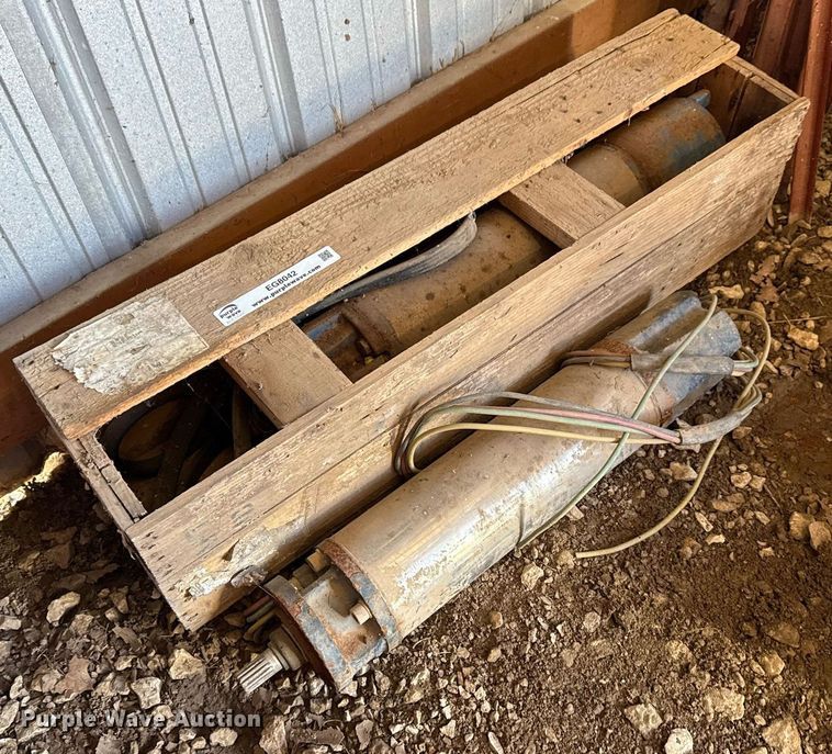 image for item EG8042 (2) submersible well pump