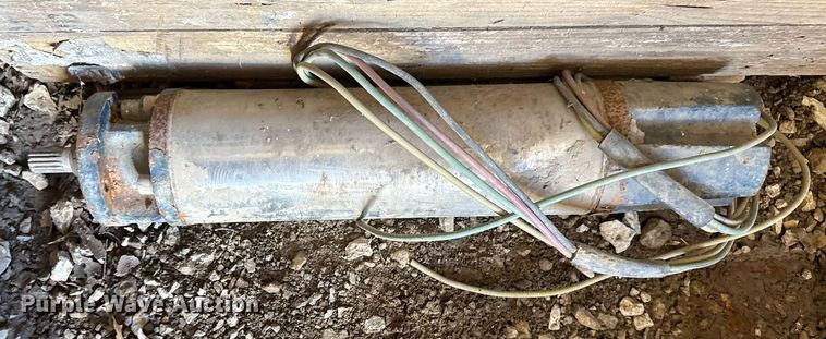 image for item EG8042 (2) submersible well pump