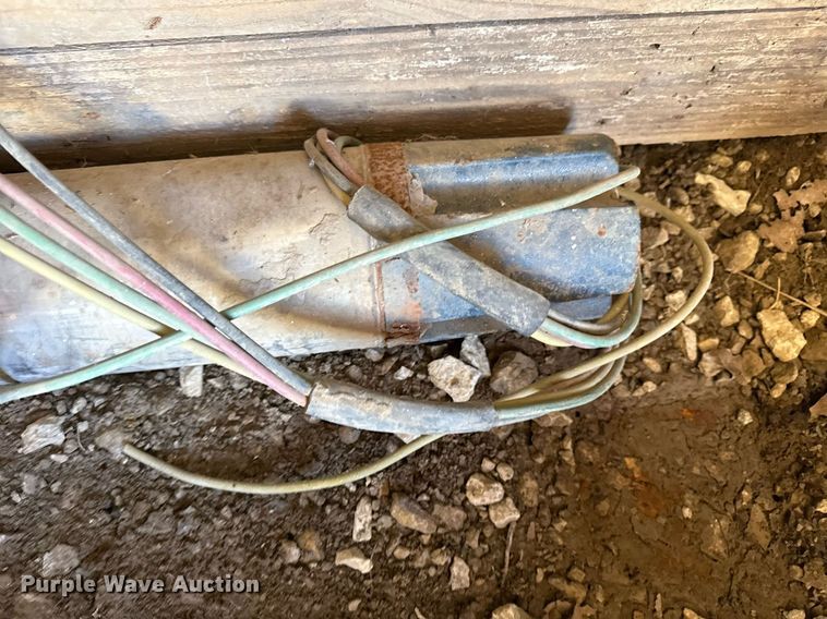 image for item EG8042 (2) submersible well pump