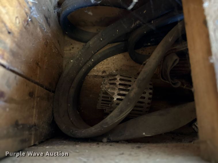 image for item EG8042 (2) submersible well pump