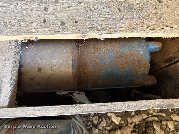 image for item EG8042 (2) submersible well pump