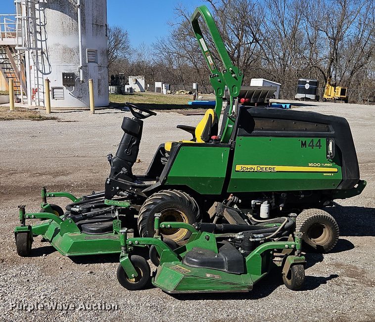 image for item EI8888 2016 John Deere 1600 Turbo ZTR lawn mower