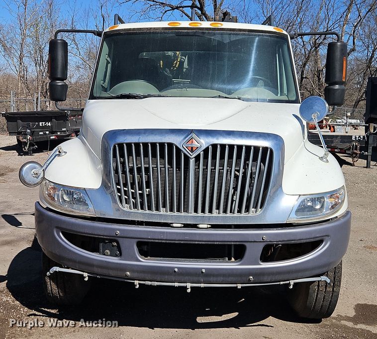 image for item EI8889 2011 International 4300M7 SBA  street sweeper truck