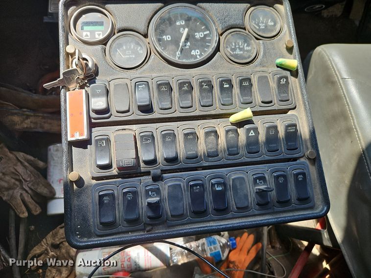 image for item EI8889 2011 International 4300M7 SBA  street sweeper truck