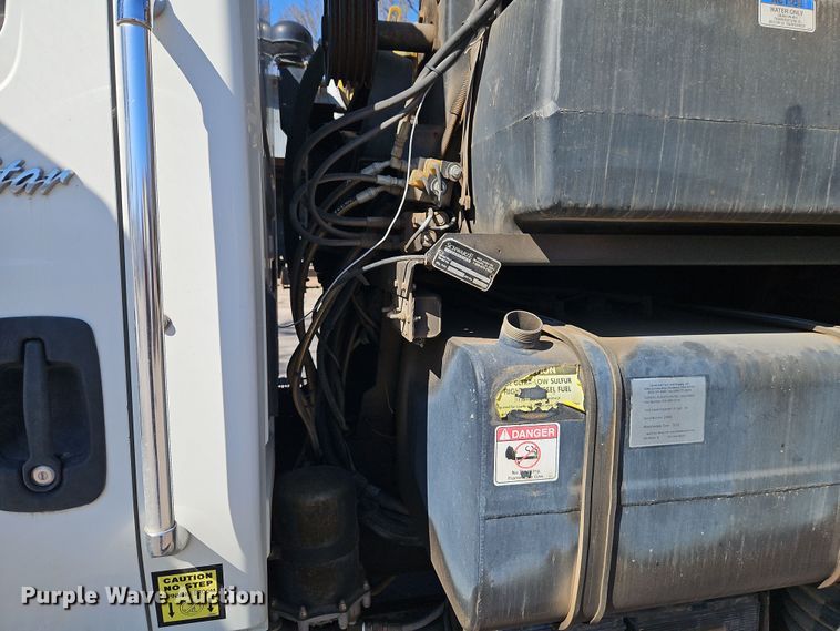 image for item EI8889 2011 International 4300M7 SBA  street sweeper truck