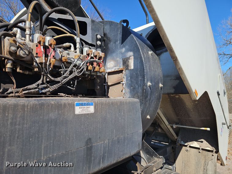 image for item EI8889 2011 International 4300M7 SBA  street sweeper truck