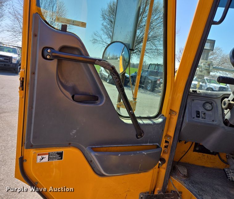 image for item EJ7340 2003 Sterling Condor paint striper truck