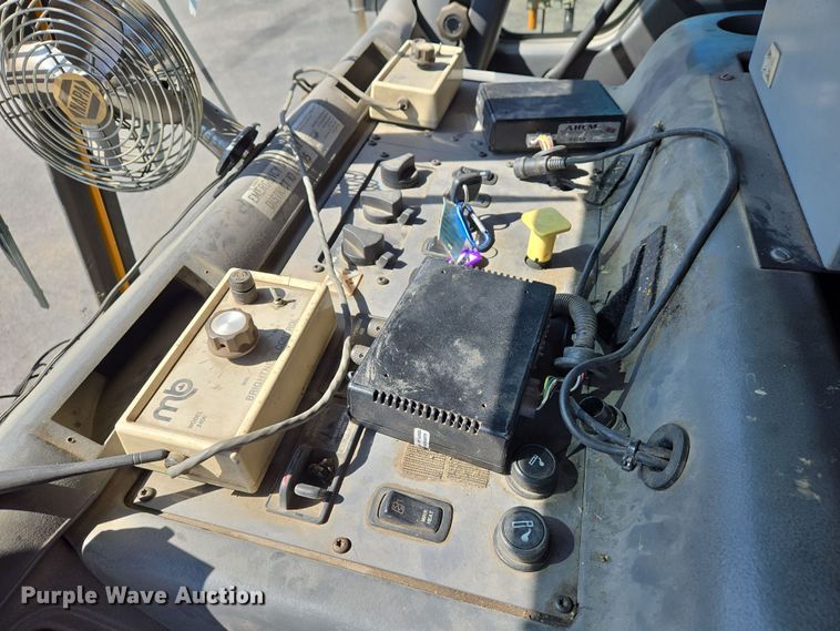 image for item EJ7340 2003 Sterling Condor paint striper truck