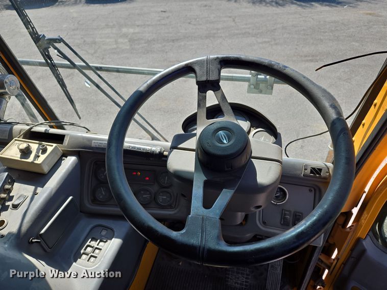 image for item EJ7340 2003 Sterling Condor paint striper truck