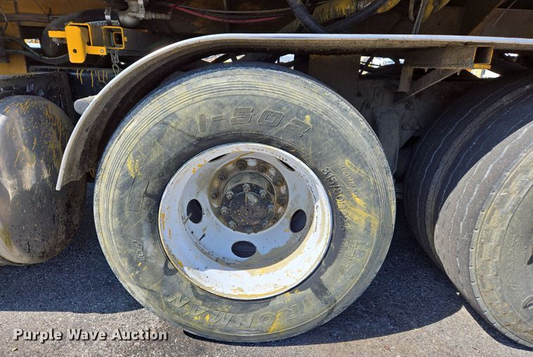 image for item EJ7340 2003 Sterling Condor paint striper truck