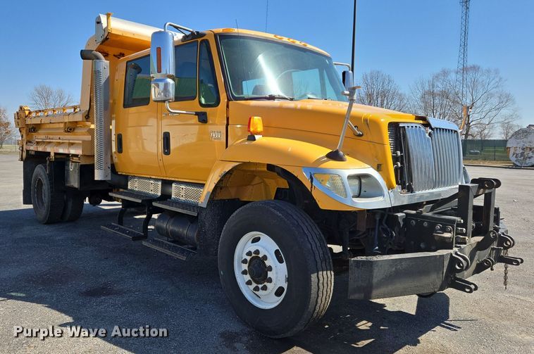 image for item EJ7341 2007 International 7400 Crew Cab dump truck