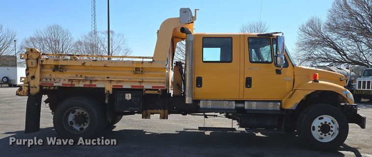 image for item EJ7341 2007 International 7400 Crew Cab dump truck