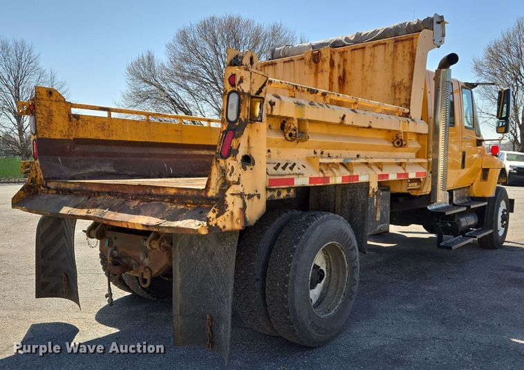 image for item EJ7341 2007 International 7400 Crew Cab dump truck