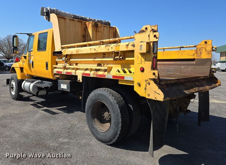 image for item EJ7341 2007 International 7400 Crew Cab dump truck