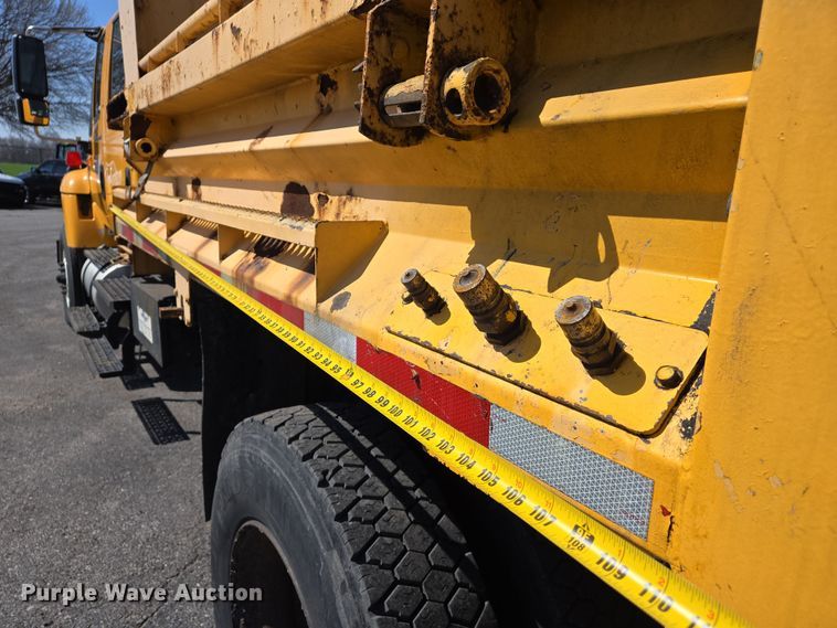 image for item EJ7341 2007 International 7400 Crew Cab dump truck