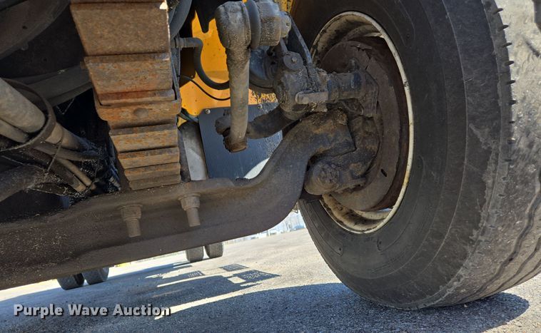 image for item EJ7341 2007 International 7400 Crew Cab dump truck