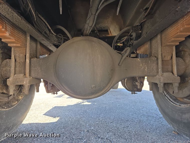 image for item EJ7341 2007 International 7400 Crew Cab dump truck