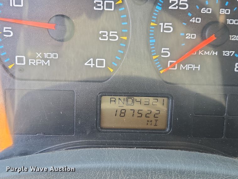 image for item EJ7341 2007 International 7400 Crew Cab dump truck