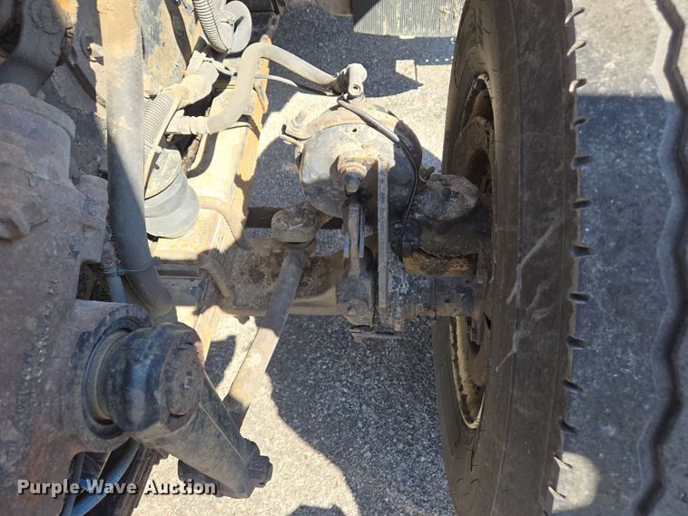 image for item EJ7341 2007 International 7400 Crew Cab dump truck