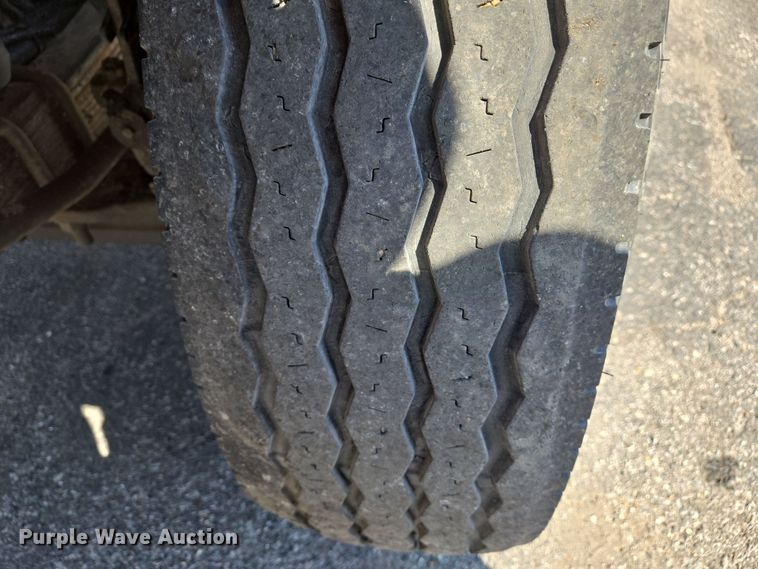 image for item EJ7341 2007 International 7400 Crew Cab dump truck