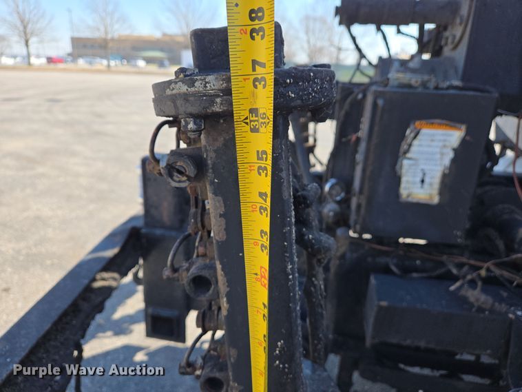 image for item EJ7342 2003 International FL80 oil distributor truck