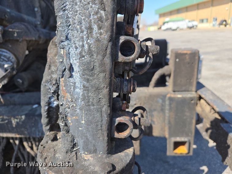 image for item EJ7342 2003 International FL80 oil distributor truck