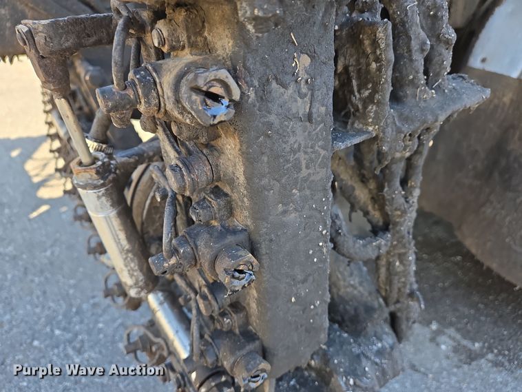 image for item EJ7342 2003 International FL80 oil distributor truck