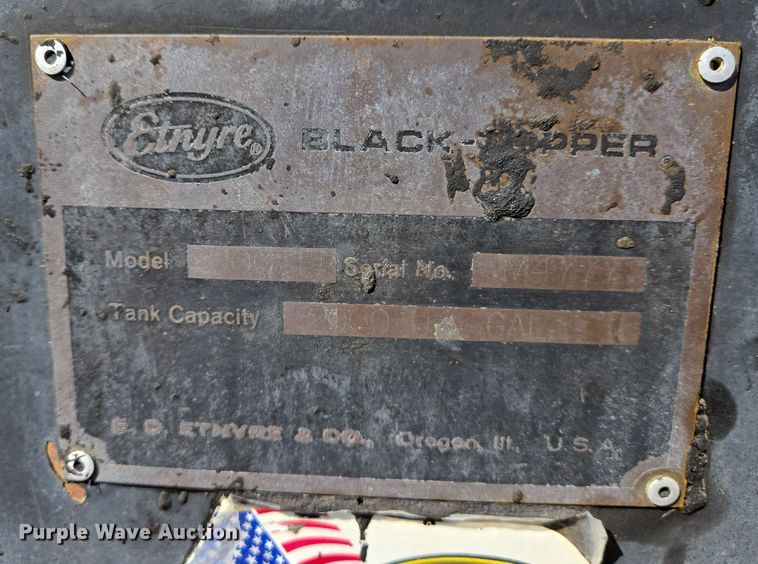 image for item EJ7342 2003 International FL80 oil distributor truck