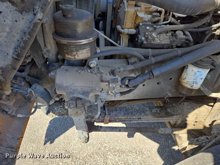 image for item EJ7342 2003 International FL80 oil distributor truck