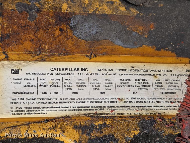 image for item EJ7342 2003 International FL80 oil distributor truck