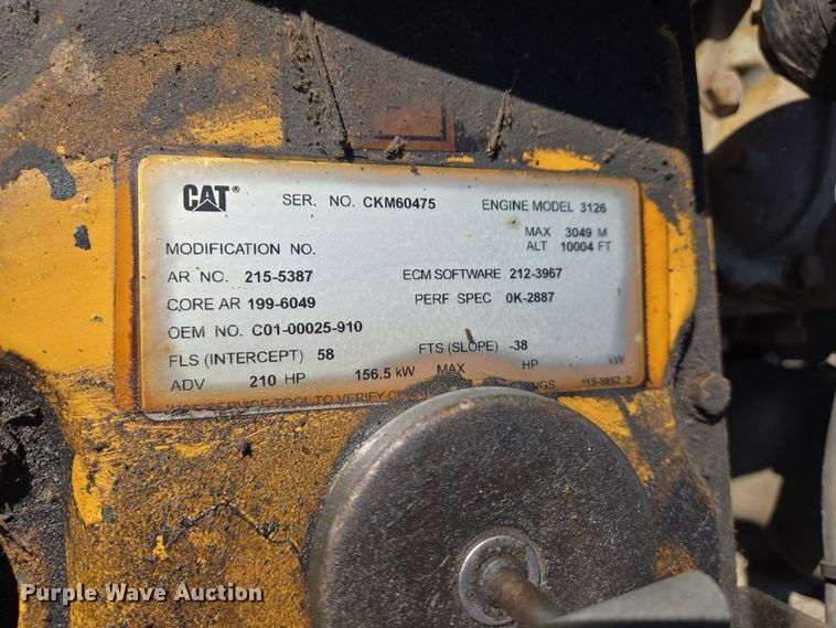 image for item EJ7342 2003 International FL80 oil distributor truck