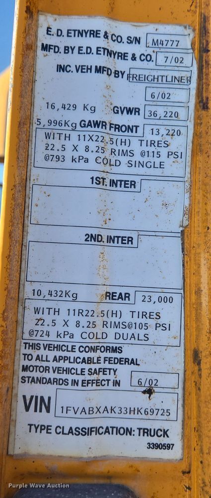 image for item EJ7342 2003 International FL80 oil distributor truck