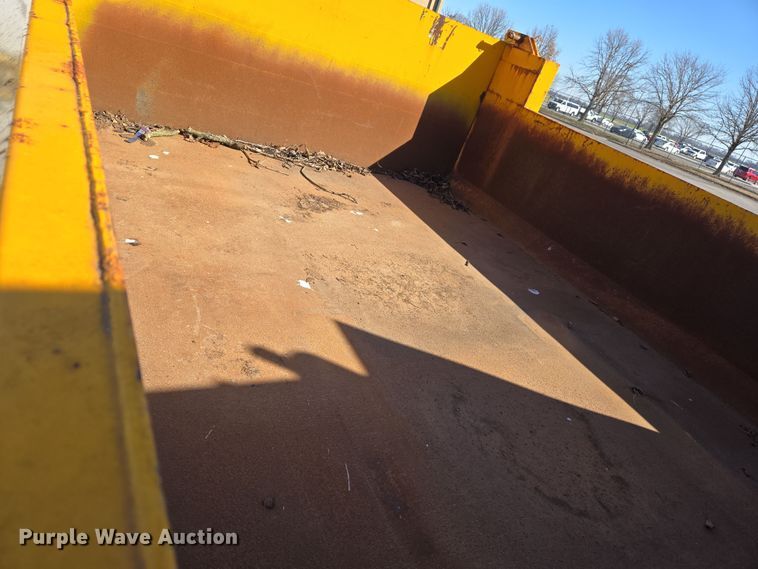 image for item EJ7343 2003 International 7400 dump truck