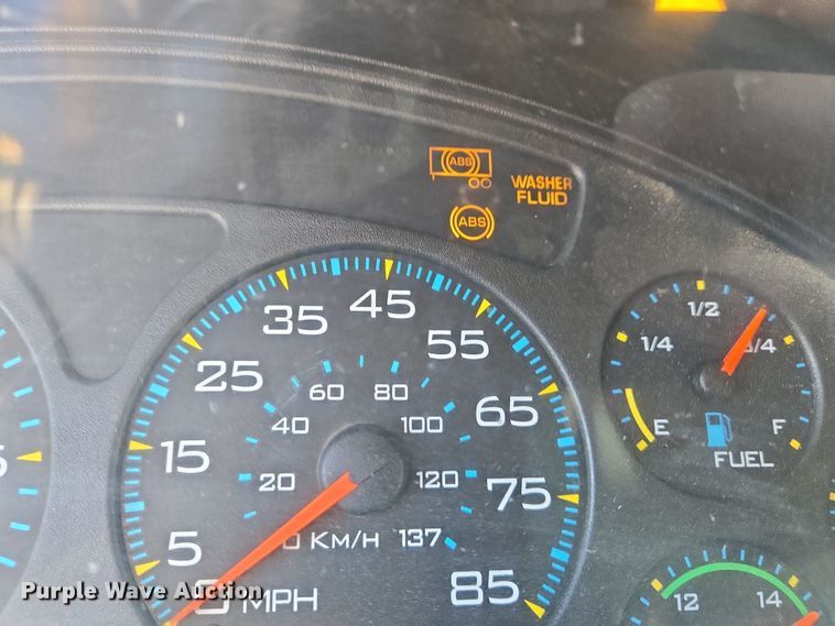 image for item EJ7343 2003 International 7400 dump truck