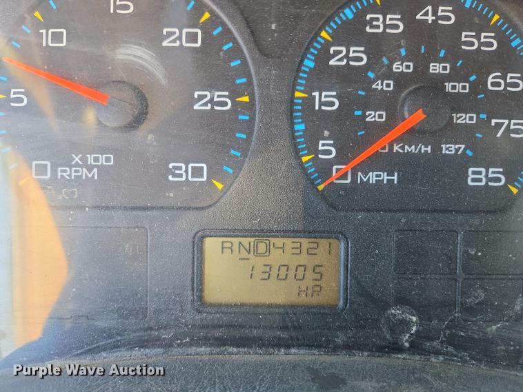 image for item EJ7343 2003 International 7400 dump truck