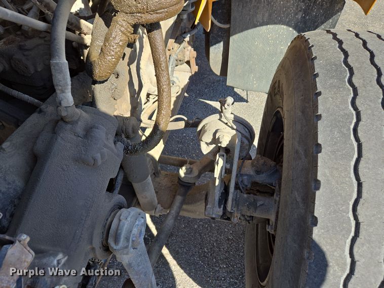 image for item EJ7343 2003 International 7400 dump truck