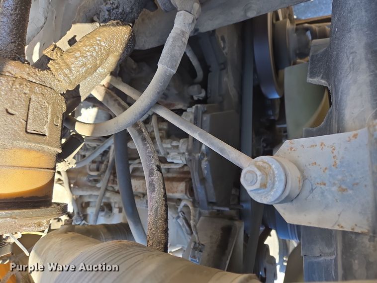 image for item EJ7343 2003 International 7400 dump truck