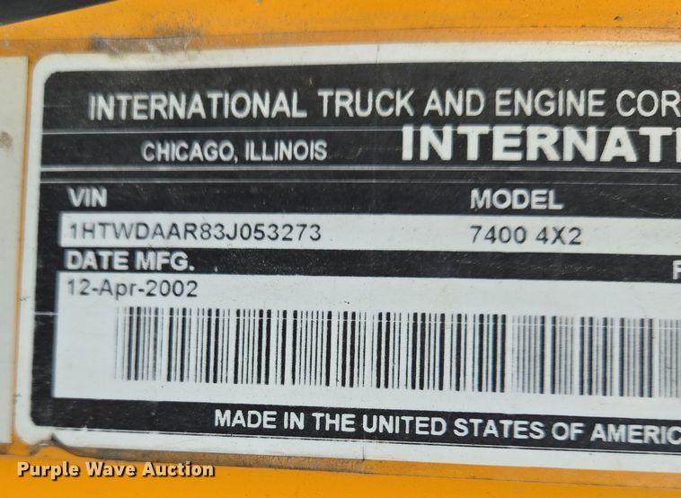 image for item EJ7343 2003 International 7400 dump truck