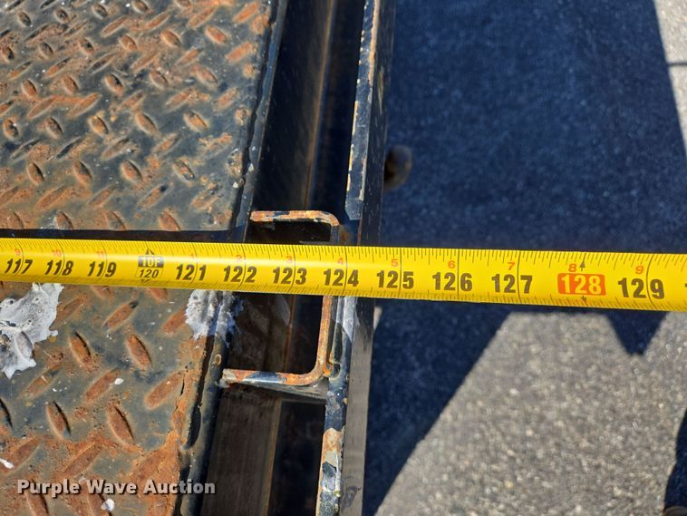 image for item EJ7344 2000 International 4900 flatbed truck