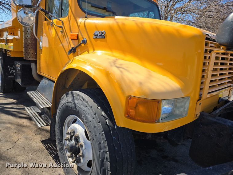 image for item EJ7346 2002 International 4900 dump truck