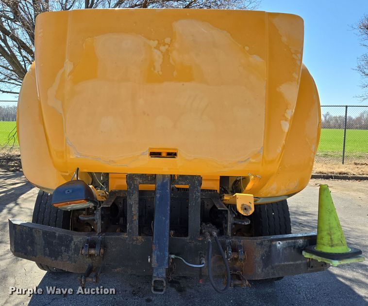 image for item EJ7346 2002 International 4900 dump truck