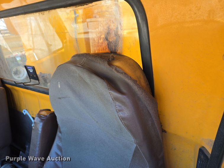 image for item EJ7346 2002 International 4900 dump truck