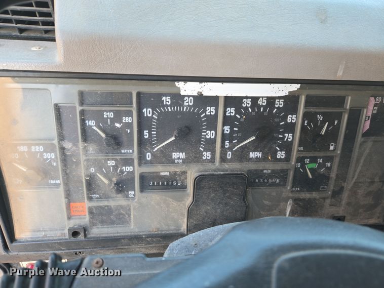 image for item EJ7346 2002 International 4900 dump truck